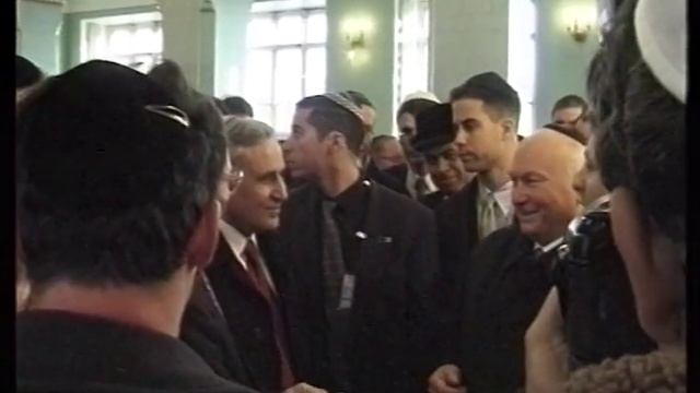 Президент Моше Кацав в московской синагоге смотреть онлайн
