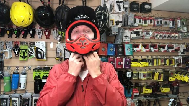 Велошлем Bluegrass Intox - для BMX-рейсеров и любителям Downhill смотреть онлайн