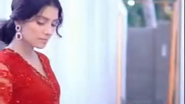 Red ♥️♥️♥️♥️♥️ Dress Ayeza Khan look very beautiful/#by Life with Aneela смотреть онлайн