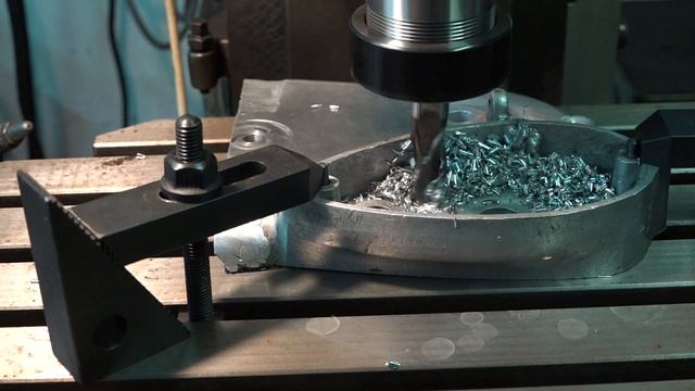 Motorrad Seitendeckel Fräsen | Aluminium Fräsen nach Schweißreparatur | Deckel FP1 смотреть онлайн