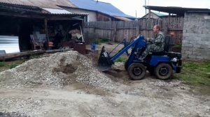 Работа МИНИ погрузчика 20 тонн щебня разровнял