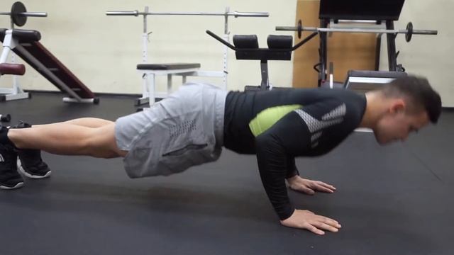 32.Отжимания от пола руки узко смотреть онлайн