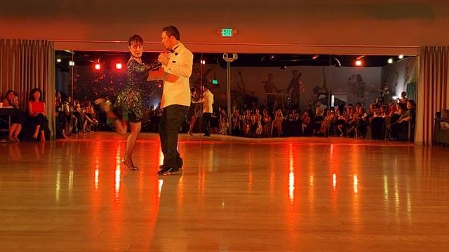 Miriam Larici & Leonardo Barrionuevo - Milongueando en el 40 - Milonga Lead Follow 2nd Anniversary смотреть онлайн