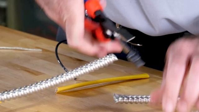 13 72 8 KNIPEX Forged Wire Stripper - Product Video смотреть онлайн