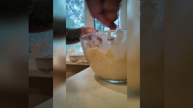 ПИРОГ С БАНАНОМ и сгущёнкой смотреть онлайн