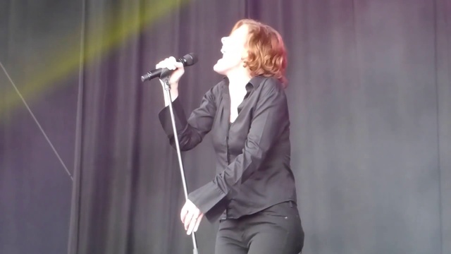 Alison Moyet - Love Resurrection (Live at Suikerrock 2014) смотреть онлайн