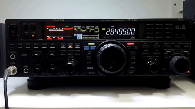 Teste Yaesu FT-950 & Mic MD-100 смотреть онлайн