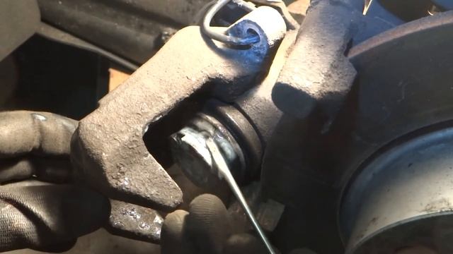 Výměna destiček zadní náprava - Škoda Volkswagen Audi Seat - Brake Pad Replacement - Rear Axle смотреть онлайн
