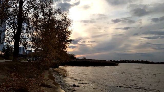 10.10.2022 Наш В/Исетский океан / Волны , прибой..красота смотреть онлайн