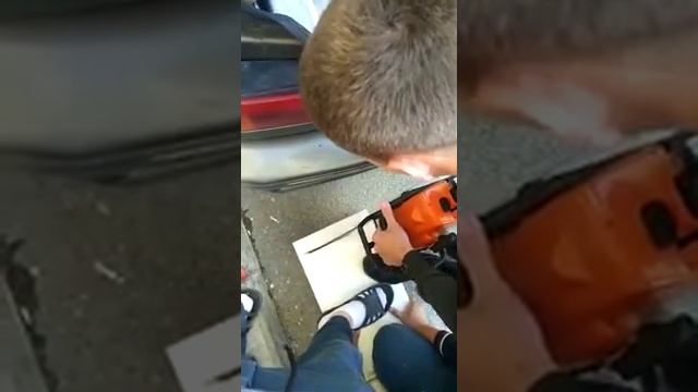 выпил под вытяжку с помощью электропилы смотреть онлайн