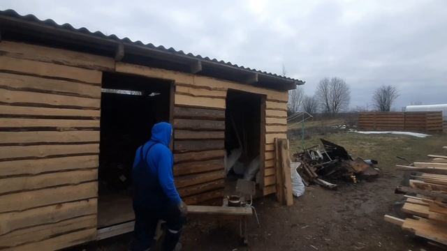КРАСИМ САРАЙ ГОРЯЧИМ МАСЛОМ! ПРОПИТКА ДЛЯ ДЕРЕВА! Нестеры в Деревне. смотреть онлайн
