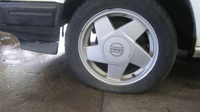 Parting out a 1994 Volvo 940 130066 смотреть онлайн