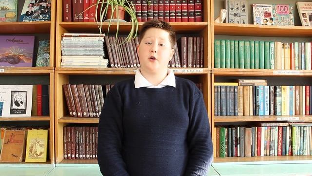 Страна читающая — Максим Бирюков читает произведение «Ворона и лисица» И. А. Крылова смотреть онлайн