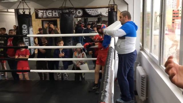 турнир по боксу 12 лет.Второй бой за день ГИО смотреть онлайн
