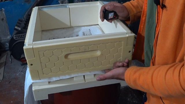 Отказался от заслонки в улье Летковые заградители. Контроль клеща смотреть онлайн