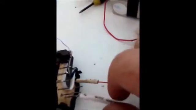 самодельный высоковольтный генератор из электронного балласта смотреть онлайн