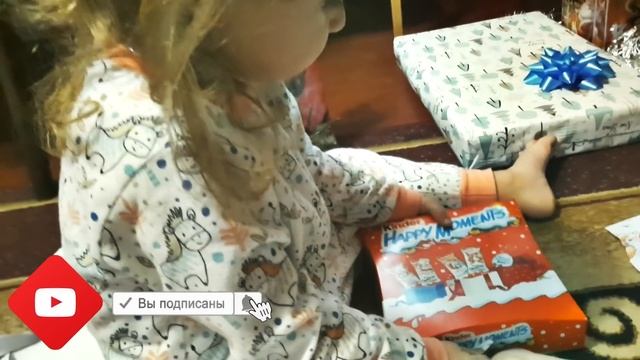 ЛЕРУСЯ ВСТРЕЧАЕТ У БАБУШКИ НОВЫЙ ГОД * РАСПАКОВКА ПОДАРКОВ ОТ ДЕДА МОРОЗА * 2021 смотреть онлайн