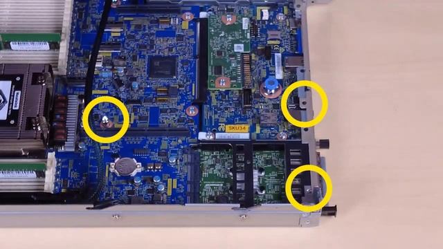 Lenovo ThinkSystem V3 1U server installing a rear riser bracket смотреть онлайн