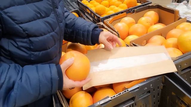 Это шо, Европа? Ой, фуу... Хватит уже! Достало! Каждый решает сам как ему жить и тратить свои деньг смотреть онлайн
