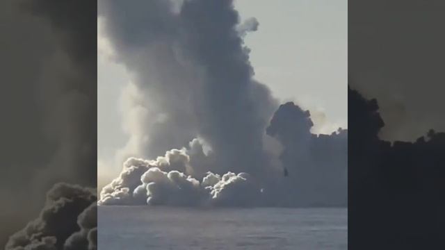 Four Bulava ballistic missiles fired from the strategic submarine Yury Dolgorukiy смотреть онлайн