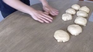 Простой рецепт невероятно вкусной выпечки!!! Булка-плетенка (косичка). Braided roll (pigtail).