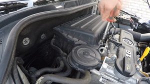 Замена воздушного фильтра и салонного фильтра VW Polo Sedan 1.6 (CFNA)