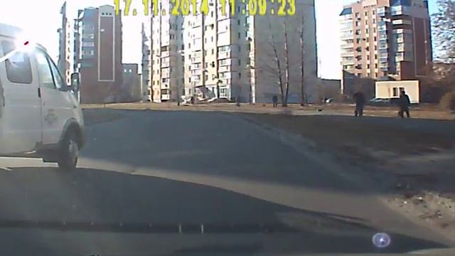 Подрезал и сразу извинился. смотреть онлайн