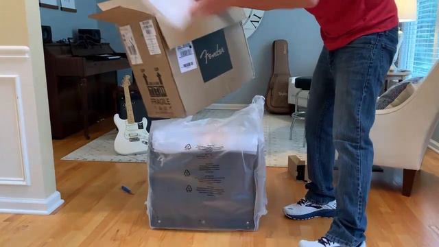 Mustang GTX 100 Amp Unboxing & Tone Demo - Fender GTX Amplifier comparison to GTX50 (2020 100 50 GT смотреть онлайн