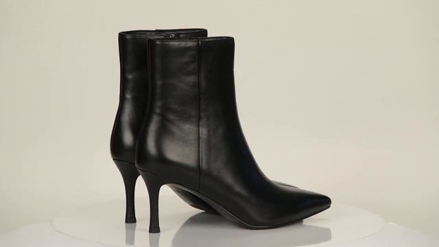 Черные ботильоны из кожи на подкладке из текстиля на шпильке SS32-146790 смотреть онлайн