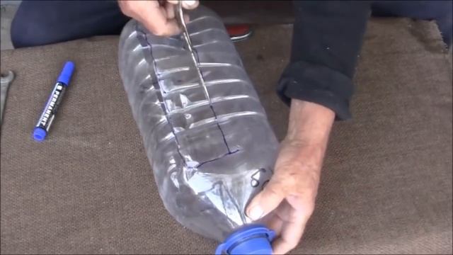 Поилка из бутылки Как пластиковая бутылка может помочь в хозяйстве смотреть онлайн