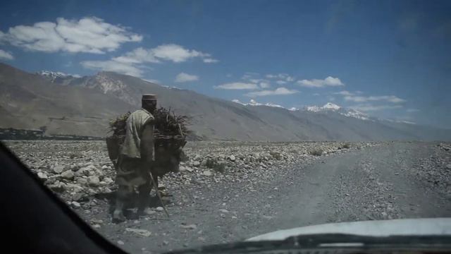 My Journey to the Wakhan Corridor Pt. 1: Tajikistan - Afghanistan Border Crossing 🇦🇫 смотреть онлайн