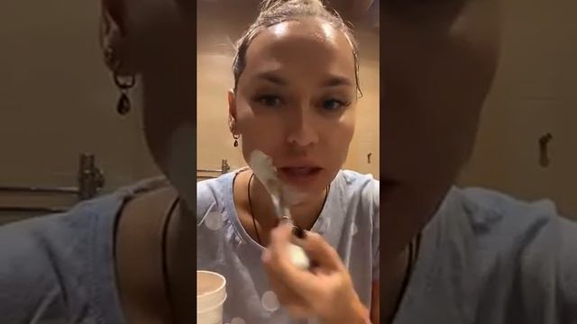 Домашний уход на косметике Christina, по борьбе с акне смотреть онлайн