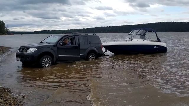 Катер Стрелка-М достать Ниссаном смотреть онлайн