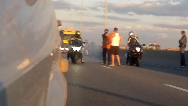 Kawasaki Zzr1400 (Ninja Zx-14) Vs. Suzuki Hayabusa Gsx1300r (заезд 2)