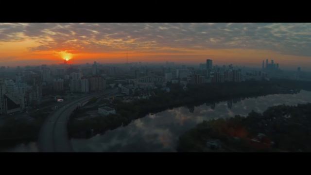 Восход солнца в Москве / Живописный мост / Таймлапс с квадрокоптера смотреть онлайн