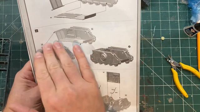Plastic Horus Heresy Predator Unboxing and Review смотреть онлайн
