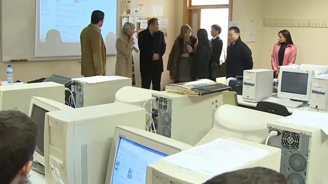 VISITA RESPONSABLES DE EDUCACIÓN CHINA AL IES ALFONSO X EL SABIO смотреть онлайн