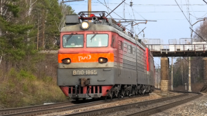 ВЛ10-1865 и 2ЭС6-647 "Синара" с грузовым поездом и очень приветливой бригадой