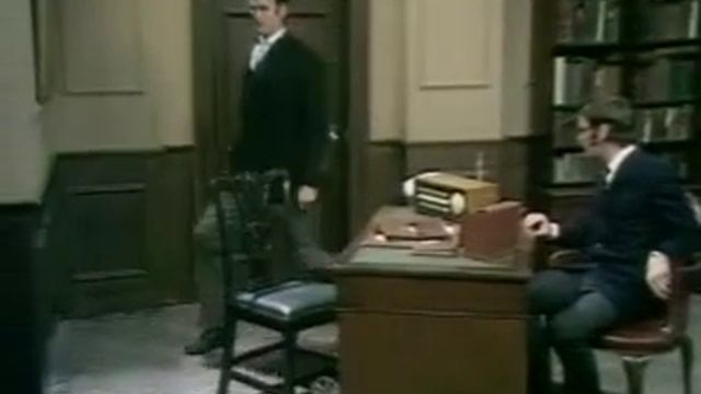 Ministry of Silly Walks Sketch смотреть онлайн