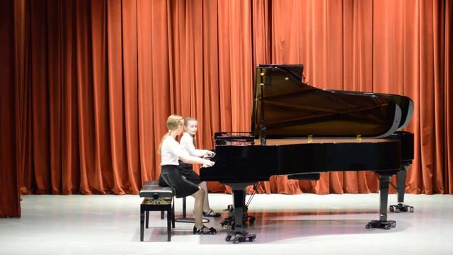 Фортепианный дуэт: Дейнега Анна и Крайнева Александра смотреть онлайн