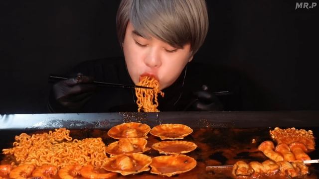 (Sub)ASMR MUKBANG│Spicy mushrooms, oysters, scallops, cheese noodles│Cooking & Eating show смотреть онлайн