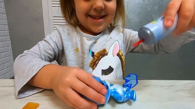 Единороги 🦄 Poopsie sparkly critters - распаковка банки смотреть онлайн