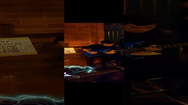 Красиво играет на гитаре.Уличный музыкант Астрахани смотреть онлайн