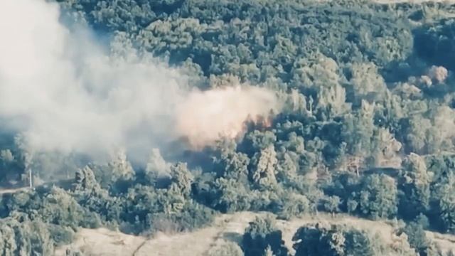 "Солнцепёки" сжигают укрепления и военных ВСУ. смотреть онлайн