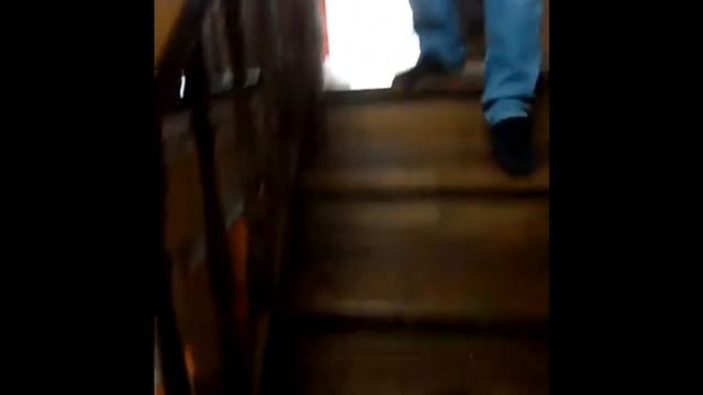 Изготовление деревянной лестницы Темный лак Отзыв Москва смотреть онлайн