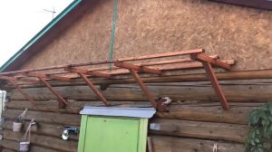 Козырёк над дверью