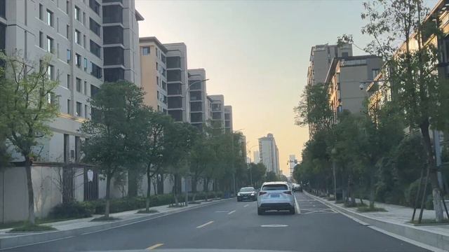 CLOSER LOOK AT THE XPENG P7 смотреть онлайн