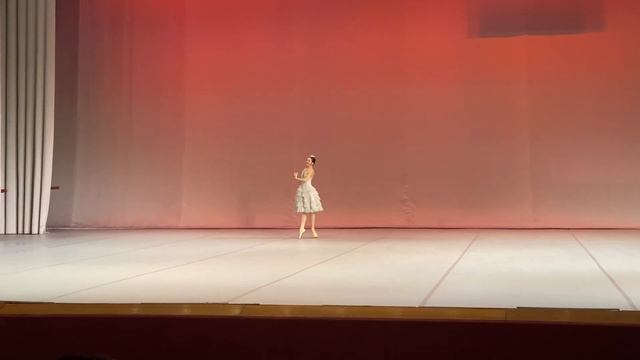 Sultangareeva Kamila, вариация Лауренсии из балета "Лауренсия" смотреть онлайн