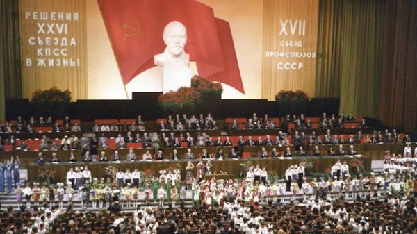 Soviet Russia - History of Russia in 100 Minutes (Part 26 of 36)