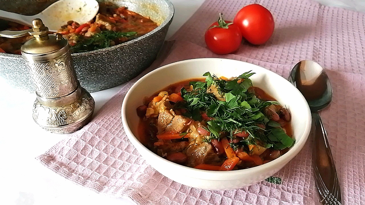 Мясо с Овощами и Фасолью. Вкусное и аппетитное блюдо в томате смотреть онлайн